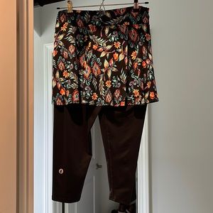 COPY - Dona Jo Tennis or Pickleball skirt with leggings.  Size - Large